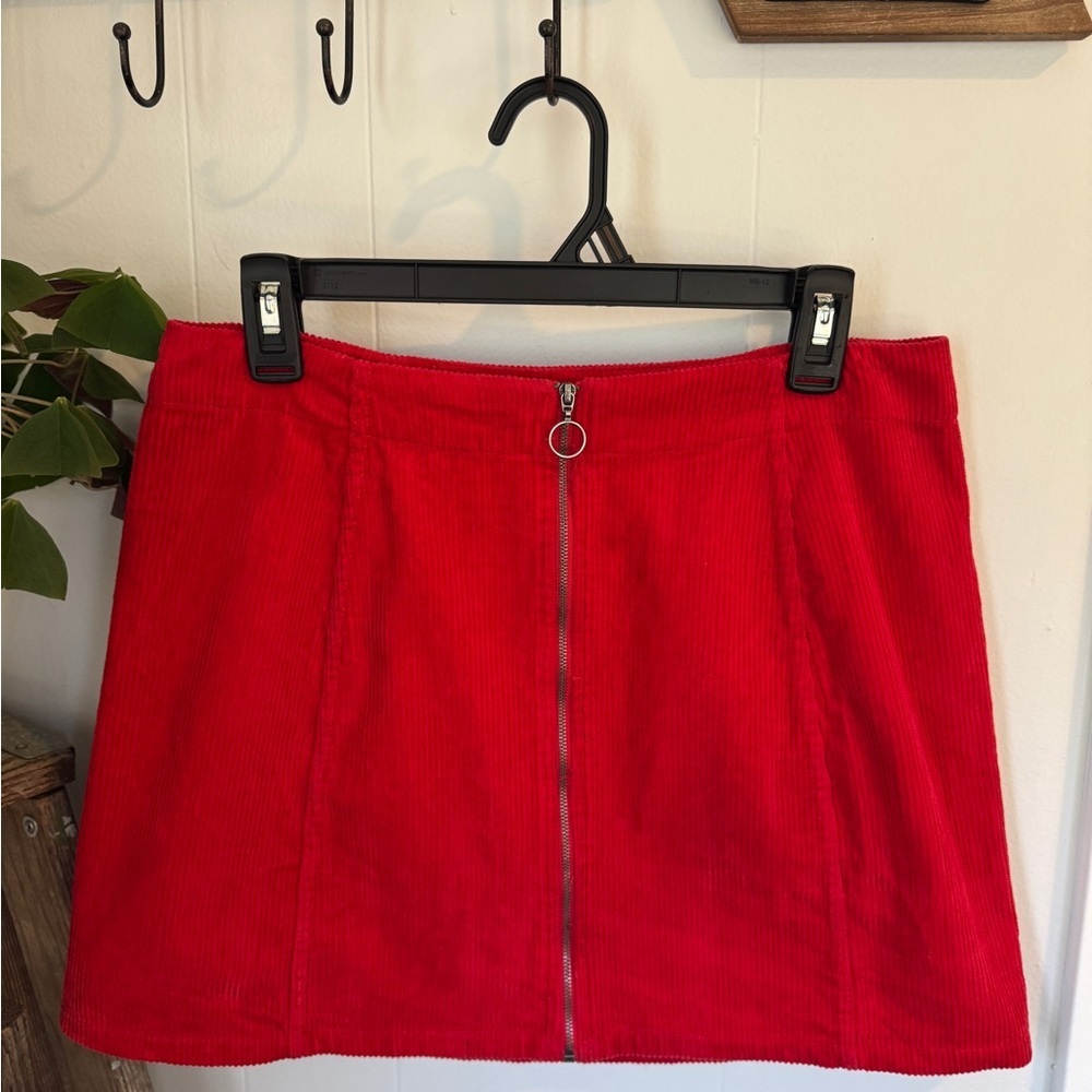 ❤️Rue21 Red Corduroy Zip-Front Mini Skirt ❤️